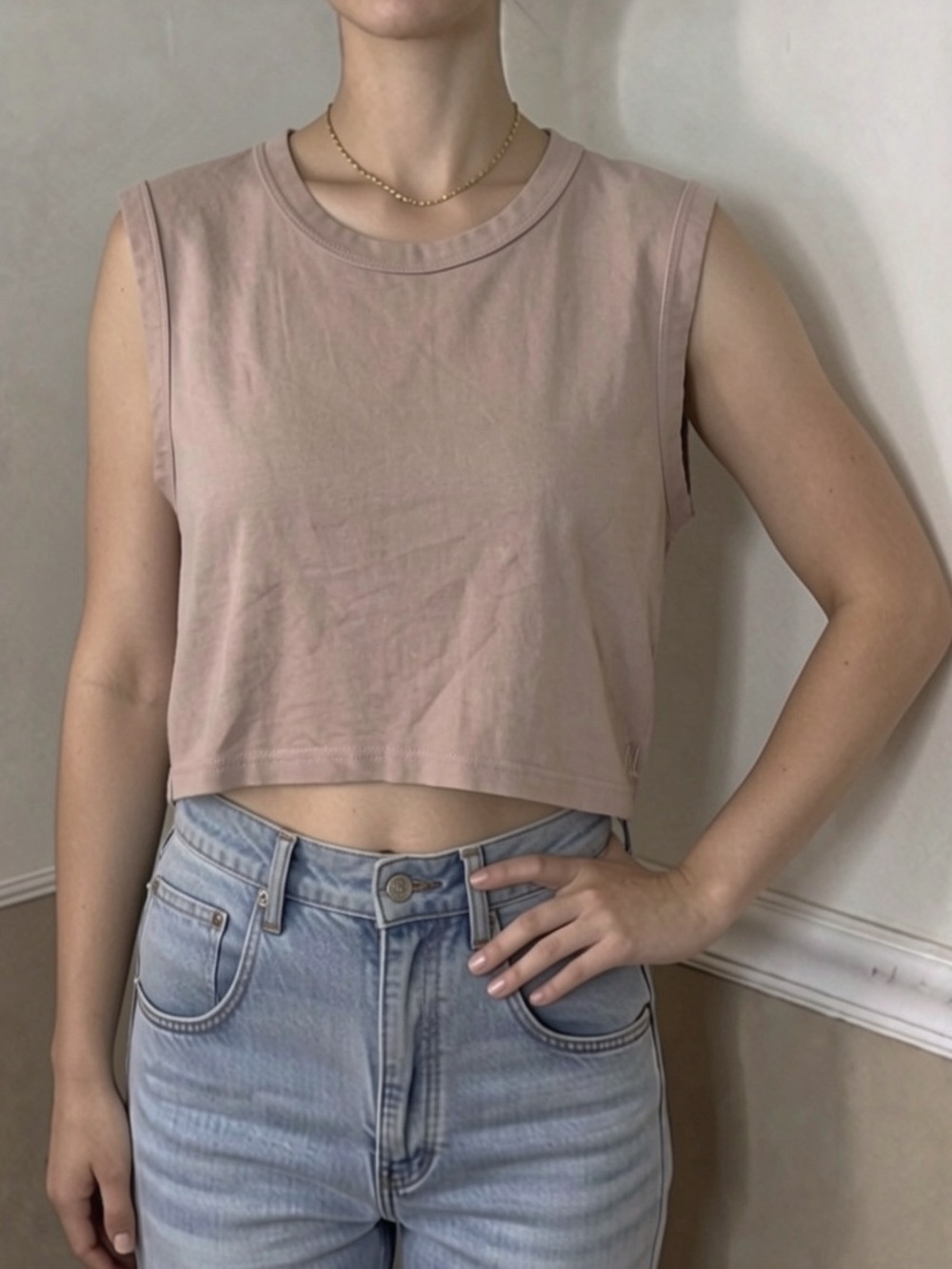 ❤️ FREE for $20! Sleeveless Cropped Tank Top